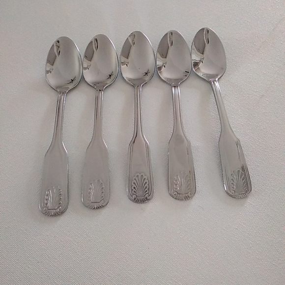 5 Teaspoons Shell Pattern Glossy Flatware - Picture 2 of 8